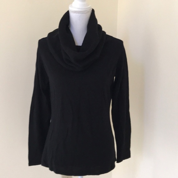 Elie Tahari black medium merino wool sweater